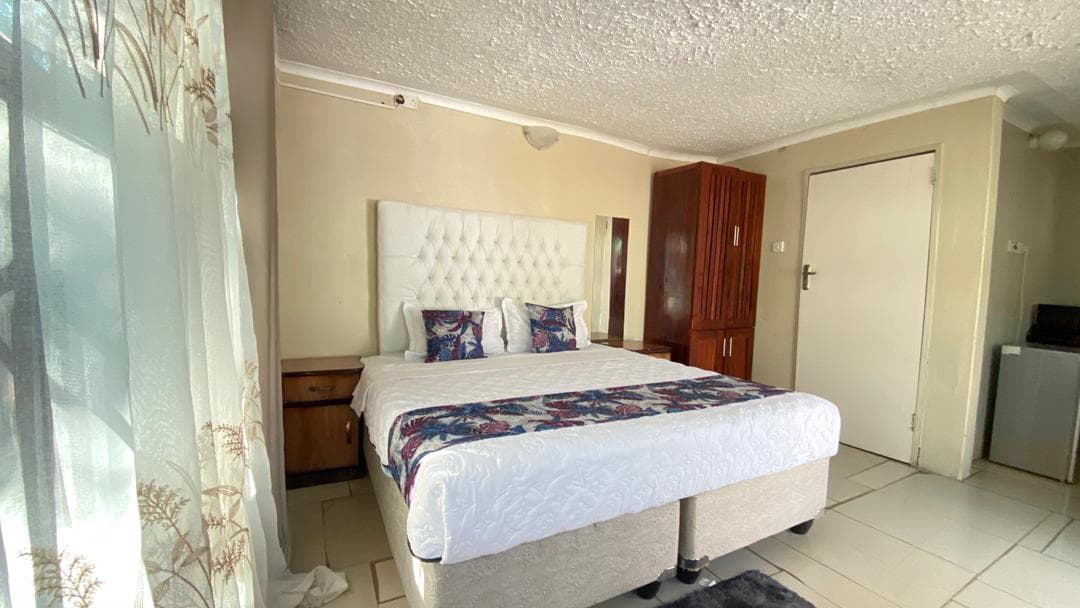 Self-contained image 5